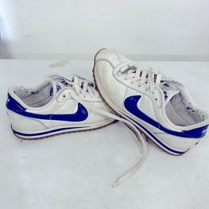 Nike Women’ Shoes 8.5 (used)